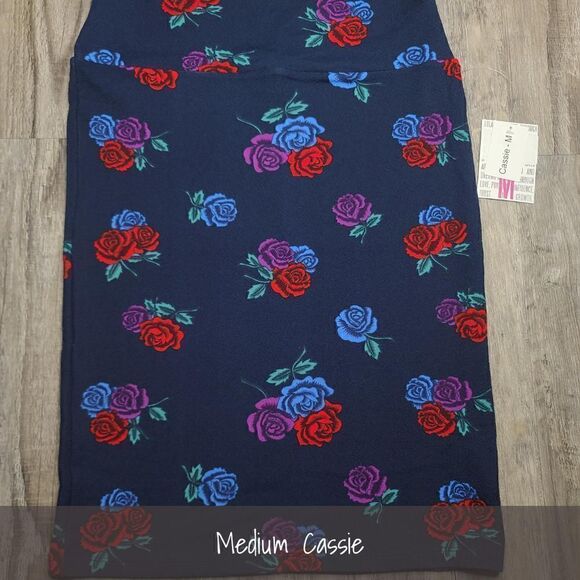 LuLaRoe Cassie Skirt Medium Blue Floral NEW - Picture 1 of 2